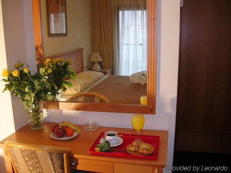Armon Hayarkon Hotel Tel Aviv Ruang foto